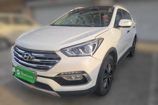 Used Hyundai Santa Fe 2017 2.4L Automatic Two-Wheel Drive Smart Version 5 Seats