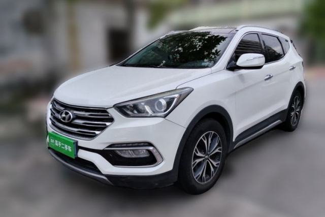 Used Hyundai Santa Fe 2017 2.0T Automatic Two-Wheel Drive Smart Version 7 Seats