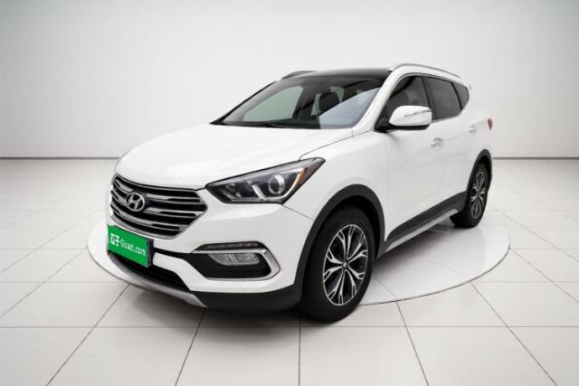 Used Hyundai Santa Fe 2017 2.0T Automatic Two-Wheel Drive Smart Version 7 Seats