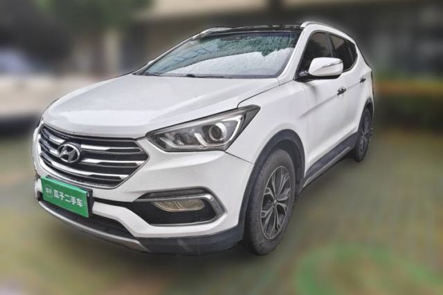 Used Hyundai Santa Fe 2017 2.4L Automatic Two-Wheel Drive Smart Version 5 Seats