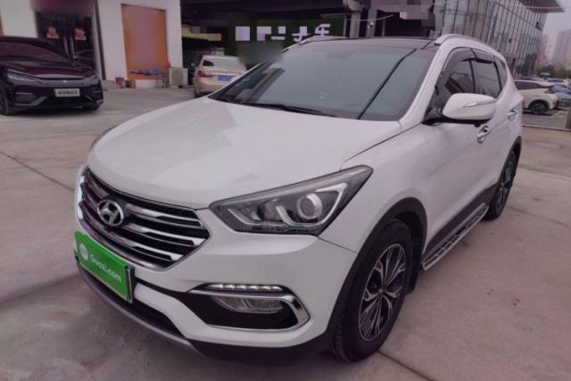Used Hyundai Santa Fe 2017 2.0T Automatic All-Wheel Drive Smart 7-Seater