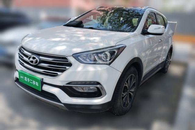 Used Hyundai Santa Fe 2017 2.0T Automatic Two-Wheel Drive Smart Version 7 Seats