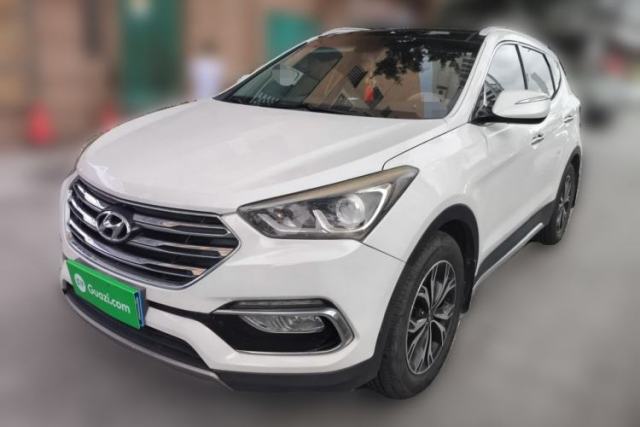 Used Hyundai Santa Fe 2017 2.4L Automatic Two-Wheel Drive Smart Version 5 Seats
