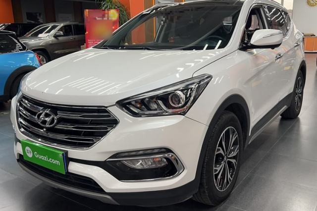 Used Hyundai Santa Fe 2017 2.0T Automatic Two-Wheel Drive Smart Version 7 Seats