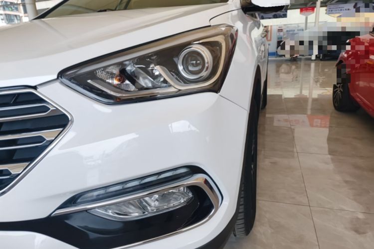 Used Hyundai Santa Fe 2017 2.0T Automatic All-Wheel Drive Smart 7-Seater Left Front Headlight