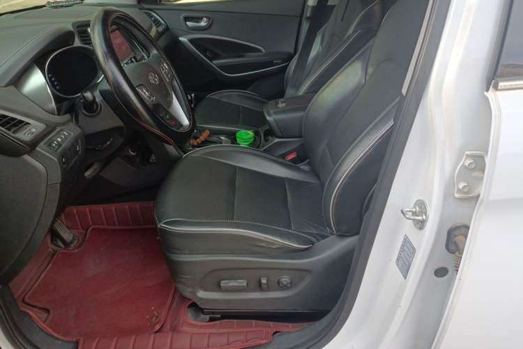 Used Hyundai Santa Fe 2017 2.0T Automatic All-Wheel Drive Smart 7-Seater Left Front Seat