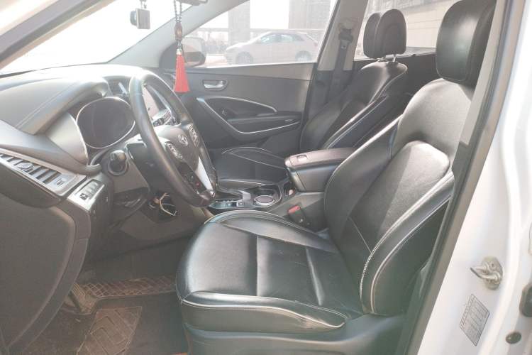 Used Hyundai Santa Fe 2017 2.0T Automatic All-Wheel Drive Smart 7-Seater Left Front Seat