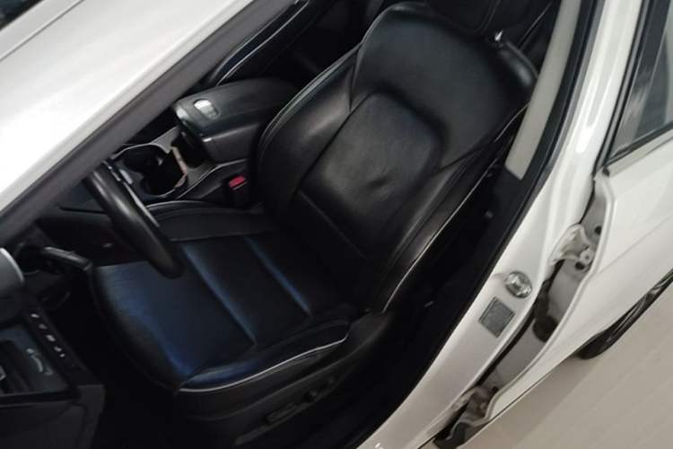 Used Hyundai Santa Fe 2017 2.0T Automatic All-Wheel Drive Smart 7-Seater Left Front Seat