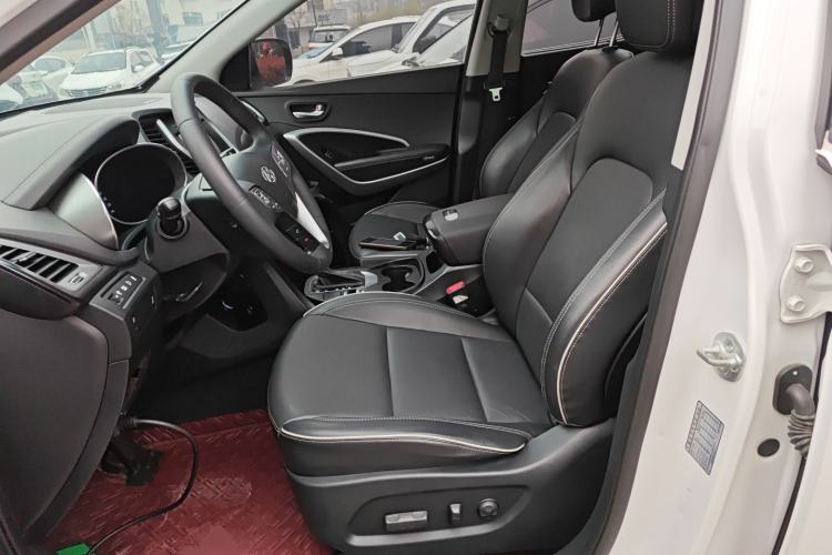 Used Hyundai Santa Fe 2017 2.0T Automatic All-Wheel Drive Smart 7-Seater Left Front Seat