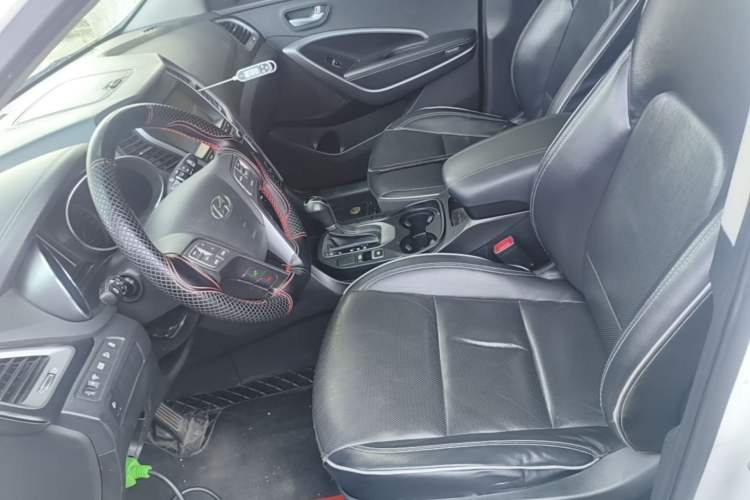 Used Hyundai Santa Fe 2017 2.4L Automatic Two-Wheel Drive Smart Version 5 Seats Left Front Seat