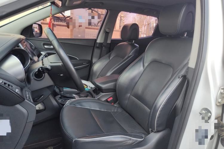 Used Hyundai Santa Fe 2017 2.0T Automatic Two-Wheel Drive Smart Version 7 Seats Left Front Seat