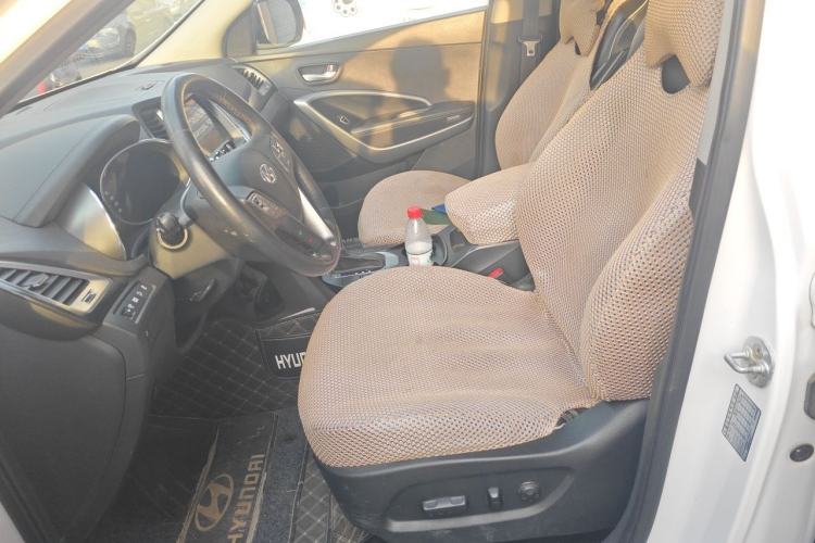 Used Hyundai Santa Fe 2017 2.4L Automatic Two-Wheel Drive Smart Version 5 Seats Left Front Seat