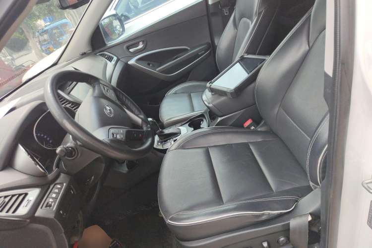 Used Hyundai Santa Fe 2017 2.0T Automatic All-Wheel Drive Smart 7-Seater Left Front Seat