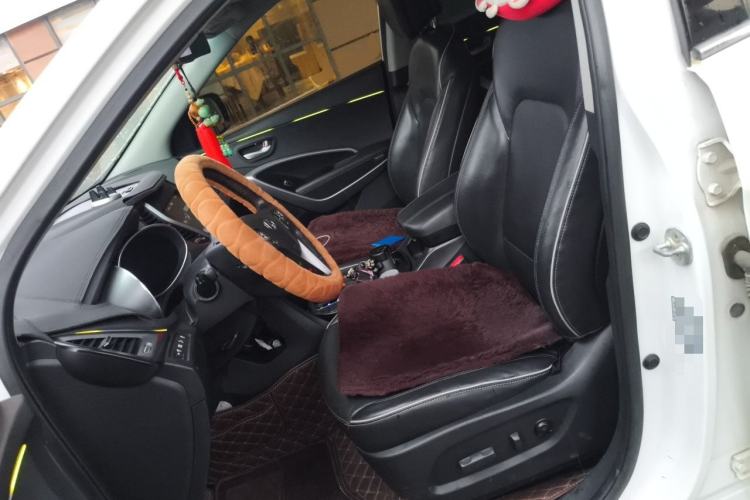 Used Hyundai Santa Fe 2017 2.4L Automatic Two-Wheel Drive Smart Version 5 Seats Left Front Seat