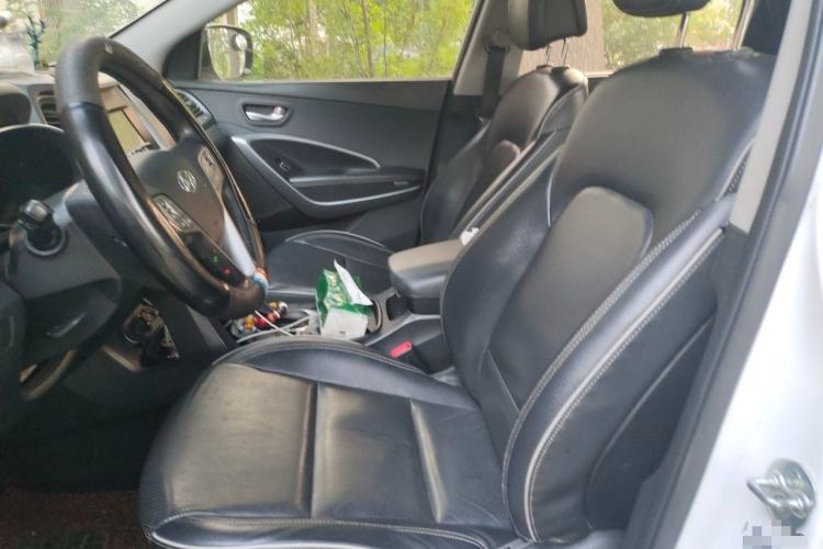 Used Hyundai Santa Fe 2017 2.4L Automatic Two-Wheel Drive Smart Version 5 Seats Left Front Seat