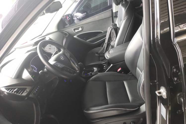 Used Hyundai Santa Fe 2017 2.0T Automatic All-Wheel Drive Smart 7-Seater Left Front Seat