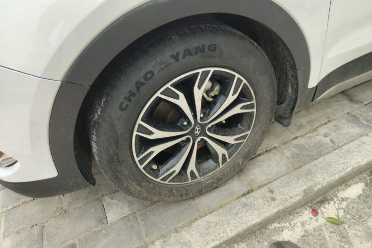 Used Hyundai Santa Fe 2017 2.0T Automatic All-Wheel Drive Smart 7-Seater Left Front Wheel Hub