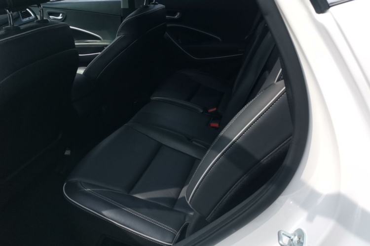 Used Hyundai Santa Fe 2017 2.4L Automatic Two-Wheel Drive Smart Version 5 Seats Left Rear Seat
