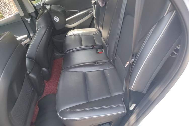 Used Hyundai Santa Fe 2017 2.0T Automatic Two-Wheel Drive Smart Version 7 Seats Left Rear Seat