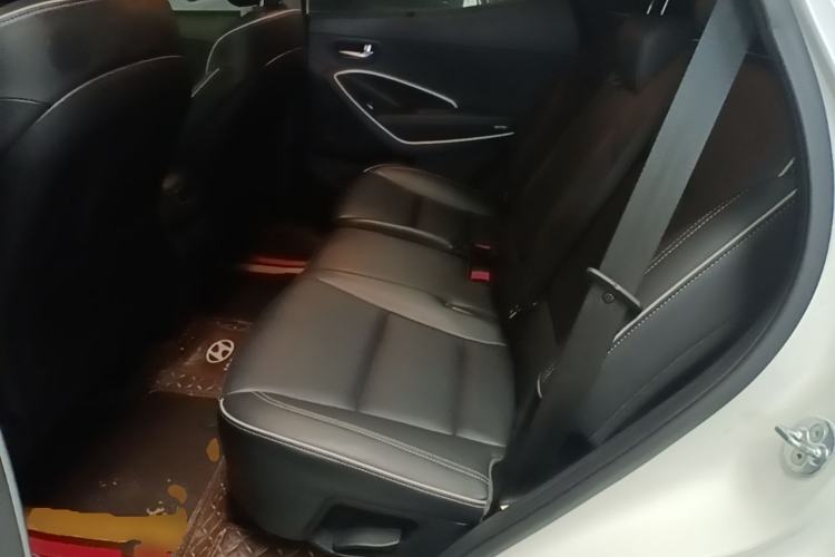Used Hyundai Santa Fe 2017 2.0T Automatic All-Wheel Drive Smart 7-Seater Left Rear Seat
