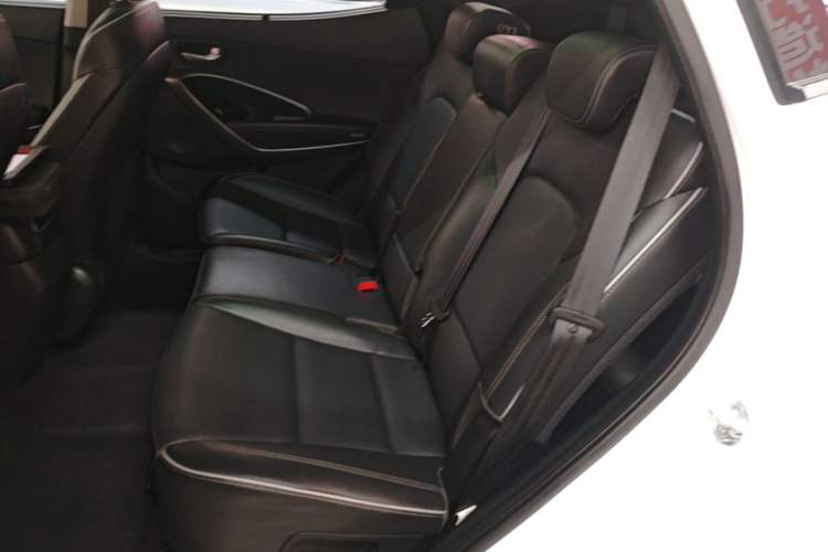 Used Hyundai Santa Fe 2017 2.0T Automatic All-Wheel Drive Smart 7-Seater Left Rear Seat