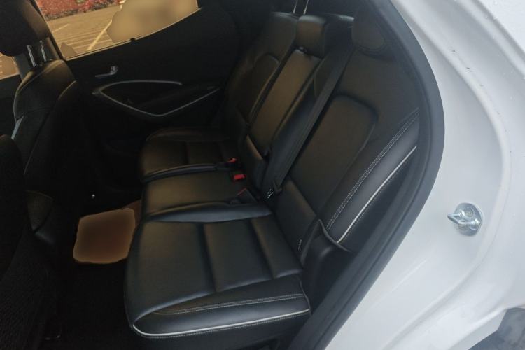 Used Hyundai Santa Fe 2017 2.4L Automatic Two-Wheel Drive Smart Version 5 Seats Left Rear Seat