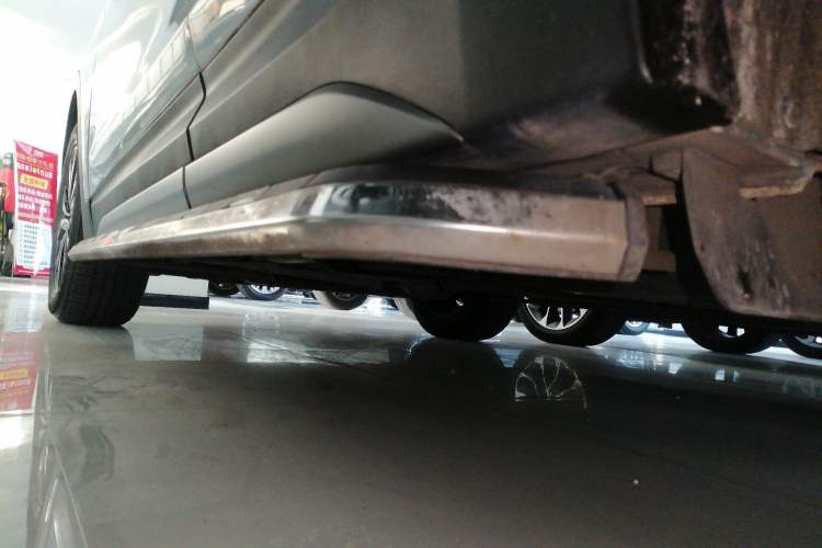 Used Hyundai Santa Fe 2017 2.0T Automatic All-Wheel Drive Smart 7-Seater Left Side Sill