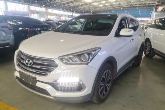 Used Hyundai Santa Fe 2017 2.0T Automatic Two-Wheel Drive Smart Version 7 Seats
