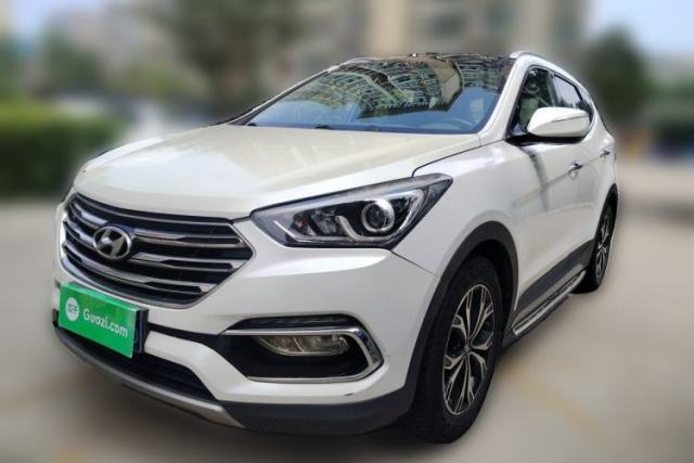 Used Hyundai Santa Fe 2017 2.4L Automatic Two-Wheel Drive Smart Version 5 Seats
