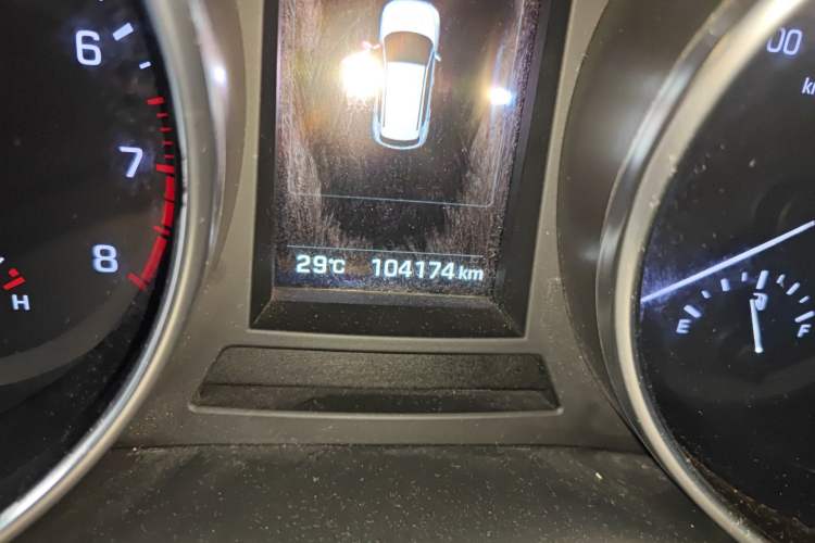 Used Hyundai Santa Fe 2017 2.0T Automatic All-Wheel Drive Smart 7-Seater Odometer Close Up