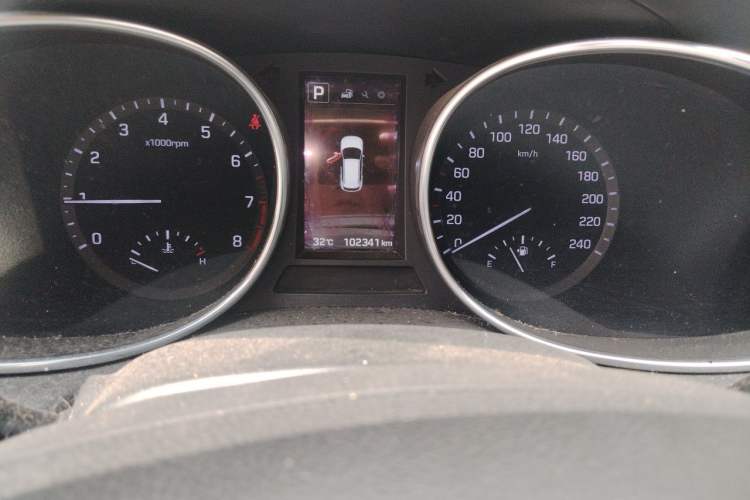 Used Hyundai Santa Fe 2017 2.4L Automatic Two-Wheel Drive Smart Version 5 Seats Odometer Close Up