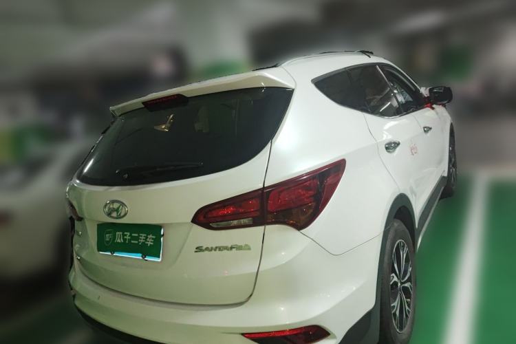 Used Hyundai Santa Fe 2017 2.4L Automatic Two-Wheel Drive Smart Version 5 Seats Rear