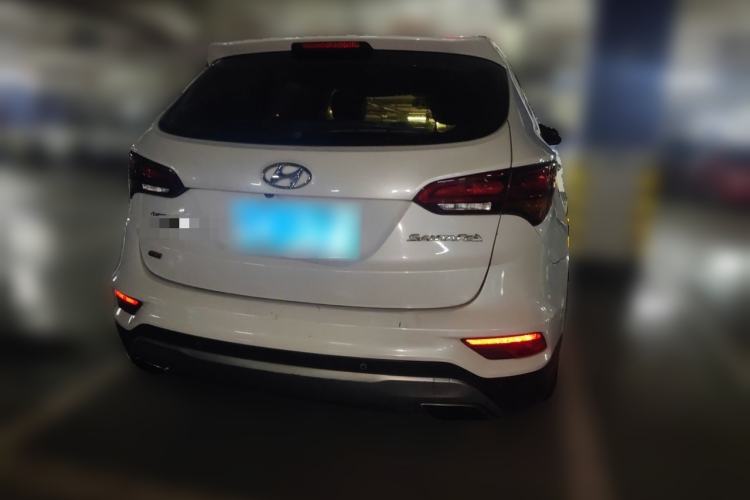 Used Hyundai Santa Fe 2017 2.4L Automatic Two-Wheel Drive Smart Version 5 Seats Rear