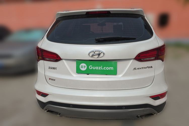 Used Hyundai Santa Fe 2017 2.0T Automatic Two-Wheel Drive Smart Version 7 Seats Rear