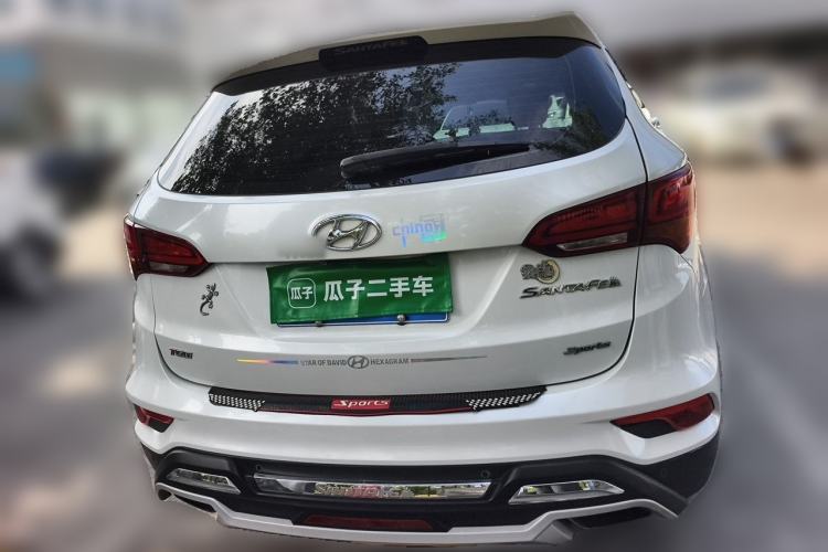 Used Hyundai Santa Fe 2017 2.0T Automatic Two-Wheel Drive Smart Version 7 Seats Rear