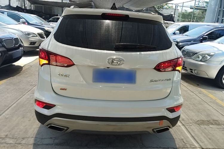 Used Hyundai Santa Fe 2017 2.4L Automatic Two-Wheel Drive Smart Version 5 Seats Rear