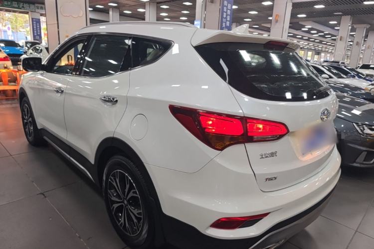 Used Hyundai Santa Fe 2017 2.0T Automatic Two-Wheel Drive Smart Version 7 Seats Rear Left 45 Deg
