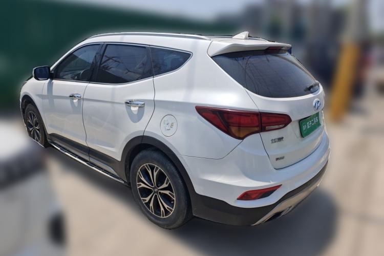 Used Hyundai Santa Fe 2017 2.0T Automatic Two-Wheel Drive Smart Version 7 Seats Rear Left 45 Deg