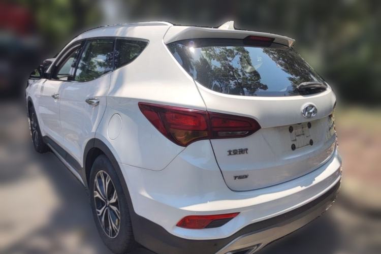 Used Hyundai Santa Fe 2017 2.0T Automatic Two-Wheel Drive Smart Version 7 Seats Rear Left 45 Deg