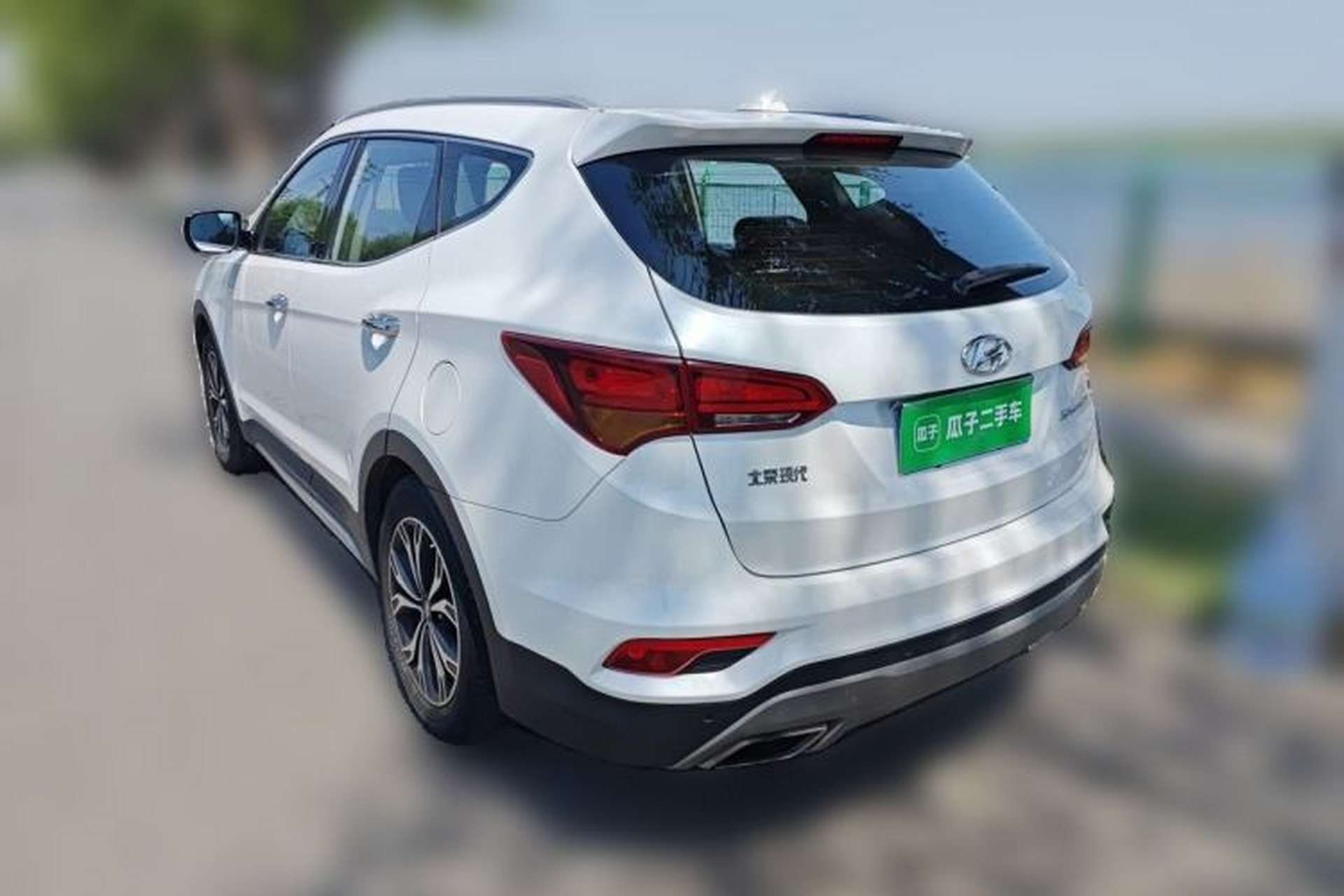Used Hyundai Santa Fe 2017 2.0T Automatic Two-Wheel Drive Smart Version 7 Seats Rear Left 45 Deg