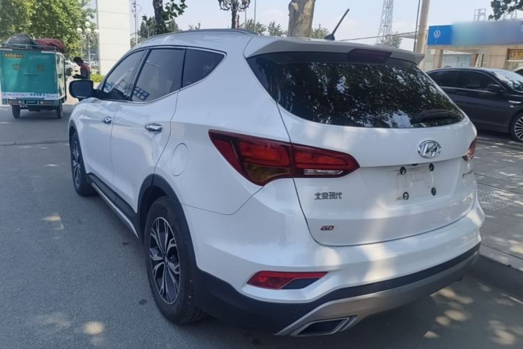 Used Hyundai Santa Fe 2017 2.4L Automatic Two-Wheel Drive Smart Version 5 Seats Rear Left 45 Deg