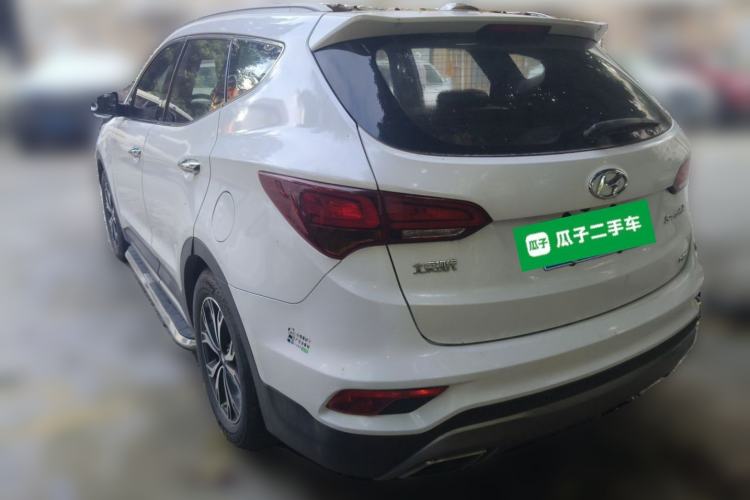 Used Hyundai Santa Fe 2017 2.0T Automatic Two-Wheel Drive Smart Version 7 Seats Rear Left 45 Deg