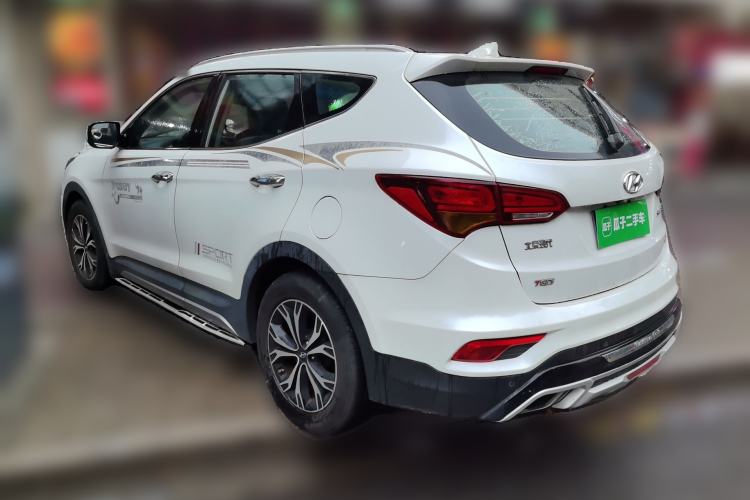 Used Hyundai Santa Fe 2017 2.0T Automatic All-Wheel Drive Smart 7-Seater Rear Left 45 Deg