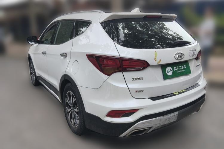 Used Hyundai Santa Fe 2017 2.0T Automatic Two-Wheel Drive Smart Version 7 Seats Rear Left 45 Deg