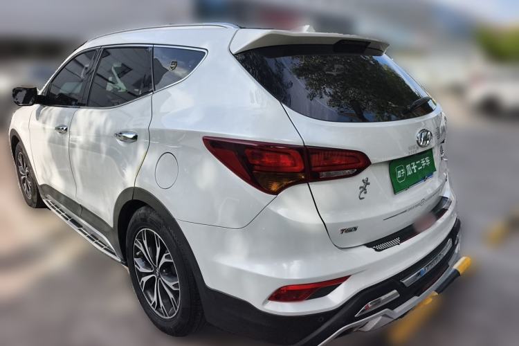 Used Hyundai Santa Fe 2017 2.0T Automatic Two-Wheel Drive Smart Version 7 Seats Rear Left 45 Deg