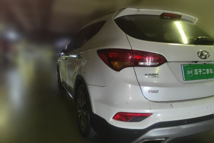 Used Hyundai Santa Fe 2017 2.0T Automatic All-Wheel Drive Smart 7-Seater Rear Left 45 Deg