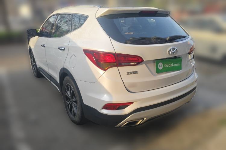 Used Hyundai Santa Fe 2017 2.4L Automatic Two-Wheel Drive Smart Version 5 Seats Rear Left 45 Deg