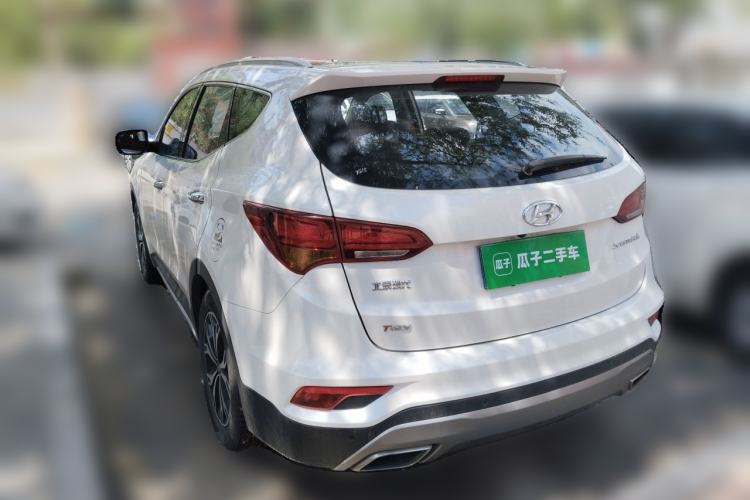Used Hyundai Santa Fe 2017 2.0T Automatic Two-Wheel Drive Smart Version 7 Seats Rear Left 45 Deg