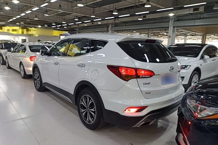 Used Hyundai Santa Fe 2017 2.0T Automatic All-Wheel Drive Smart 7-Seater Rear Left 45 Deg