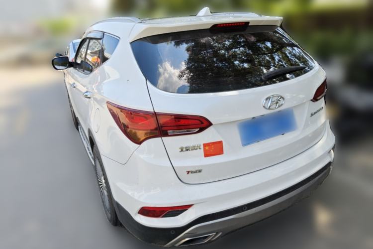 Used Hyundai Santa Fe 2017 2.0T Automatic Two-Wheel Drive Smart Version 7 Seats Rear Left 45 Deg